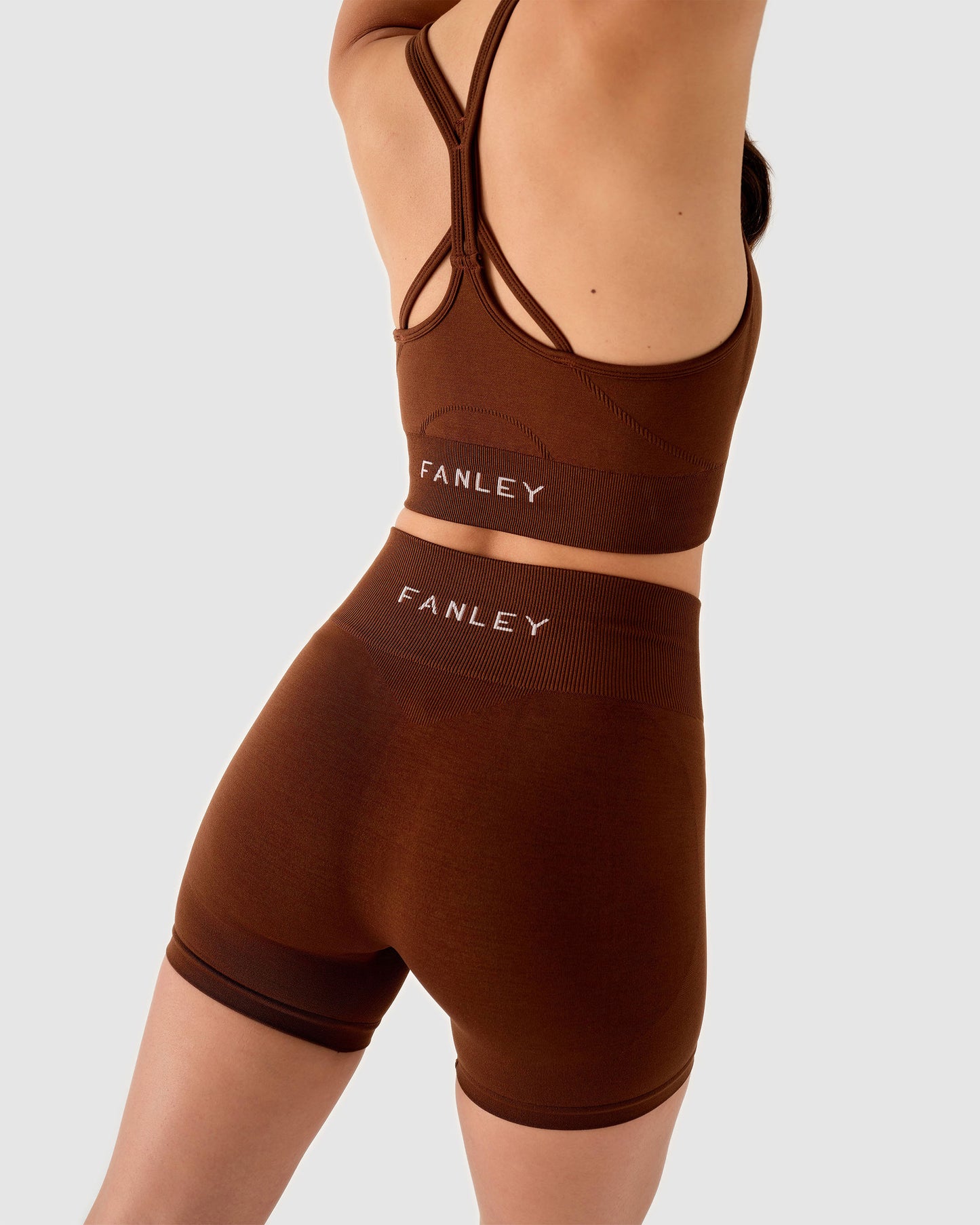 Essential Seamless Mini Short Dunkelbraun