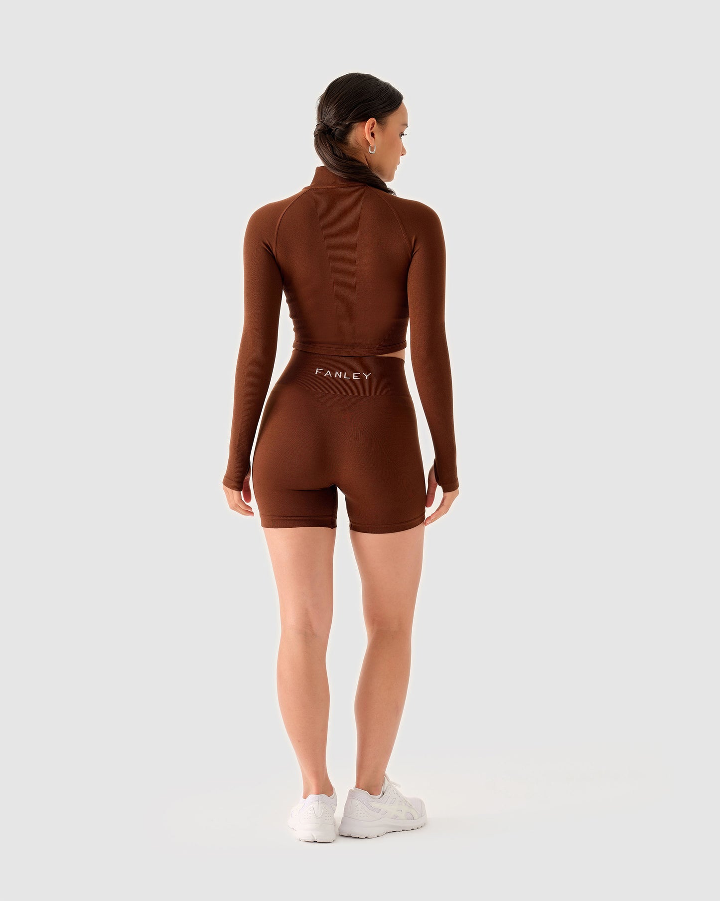 Essential Seamless Mini Short Dunkelbraun